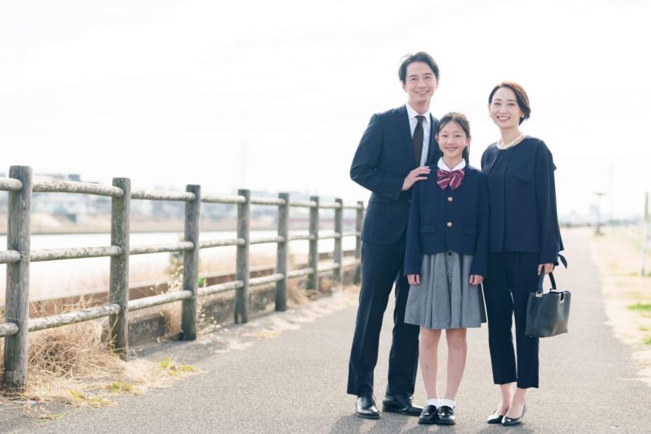 小学生の卒業式服はどこで買うべきか解説
